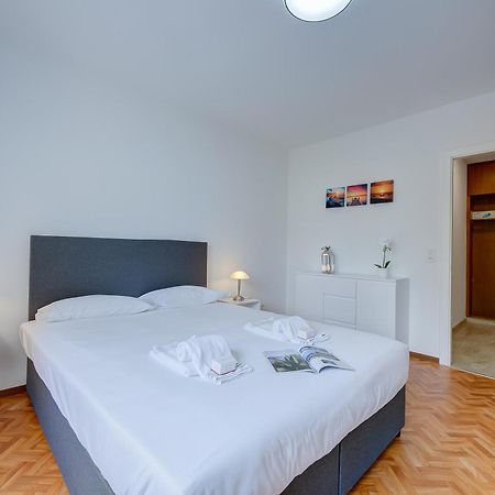 Lido Apartment - Happy Rentals Locarno Exteriör bild